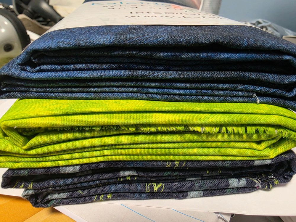 3 Yard Fabric Bundle – 3 x 1 Yard Cuts – Dinosaurs, Lime, Navy Textures – Quilti