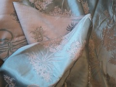 5 YARDS VINT 1940’S COTTAGE CORE DAMASK BROCADE FABRIC PINK FLOWERS ON BLUE EUC