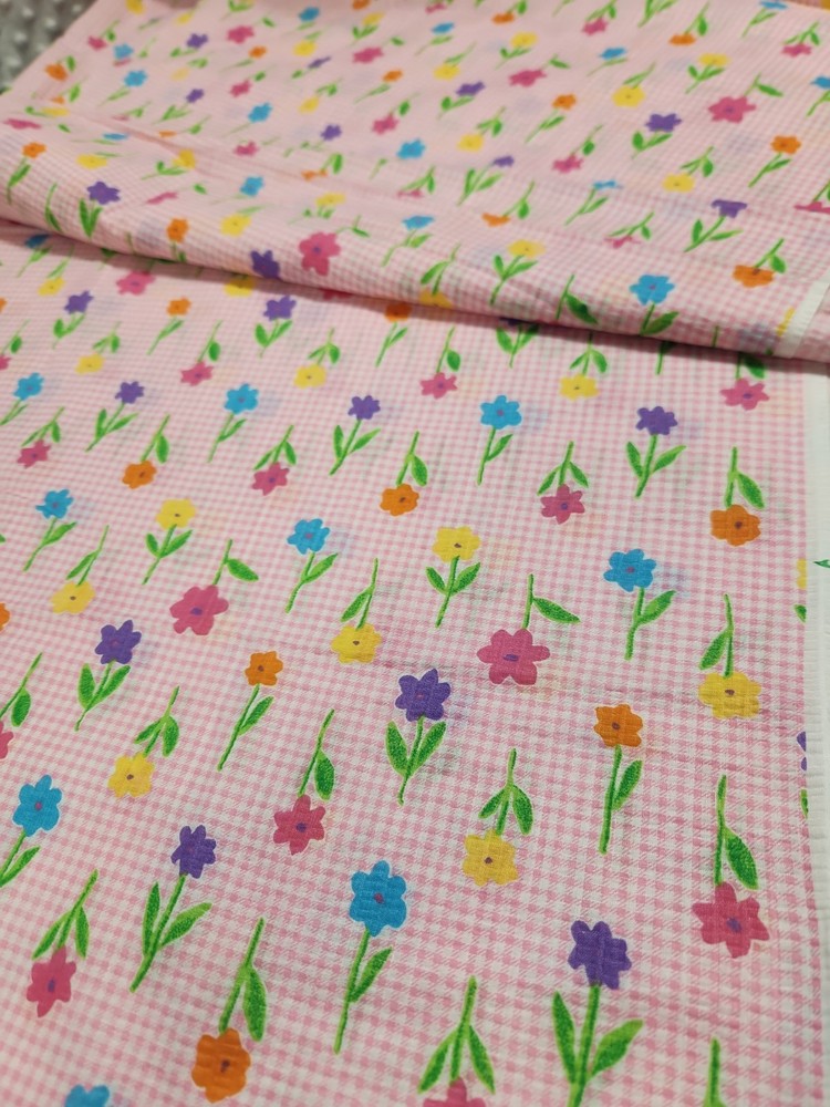 Rare Tandem Textiles Retro Lightweight Gingham Flower Print Fabric Cotton Yard