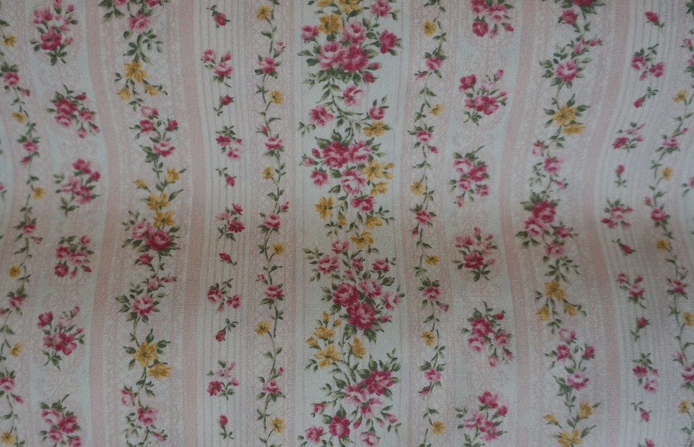 ~ Robert Kaufman Sevenberry Petite Victoriana Pink Fabric BTHY Gorgeous! ~
