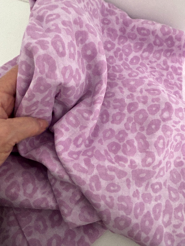 Vtg 3+ Yd 46X114 Lavender Purple ANIMAL PRINT Light Cotton FABRIC Leopard Quilt