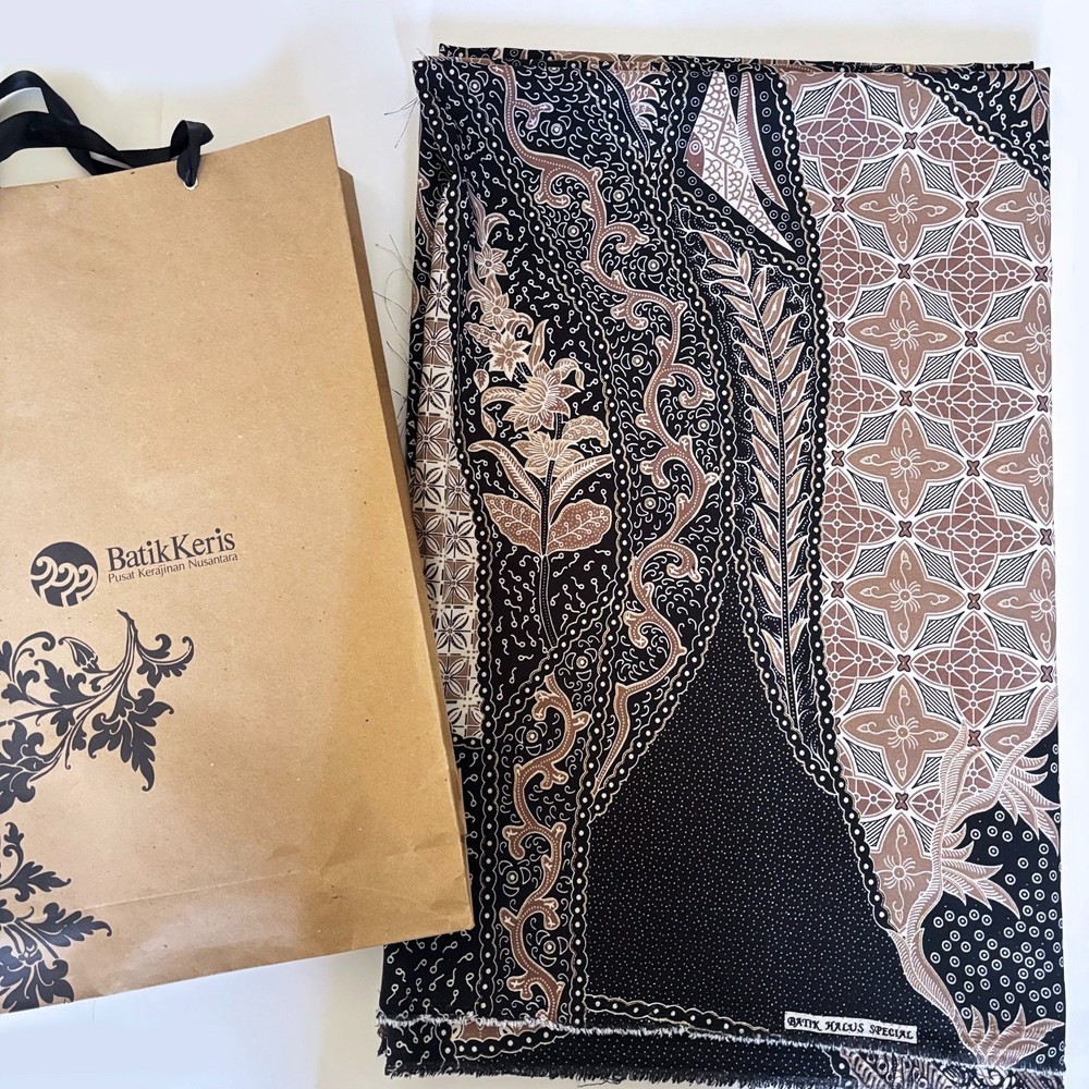 Batik Keris Indonesian Batik Fabric Yardage 45×112 Halus Special w/ Paper Bag