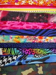 8 pounds mixed 1/4 to 1/2 yards cuts ,4 way prints