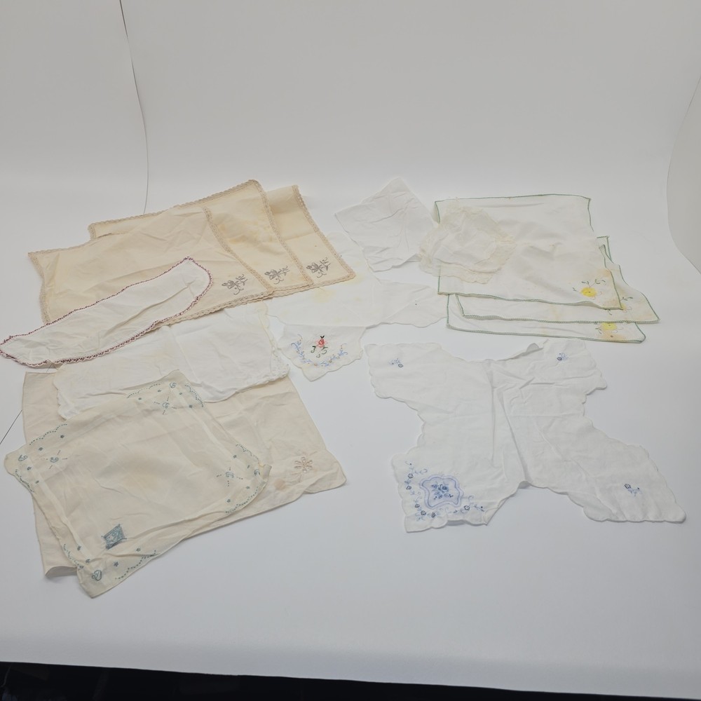 Vintage Linen Scrap Lot For Quilting & Crafting Florals Emroidery Lace Lot X 14