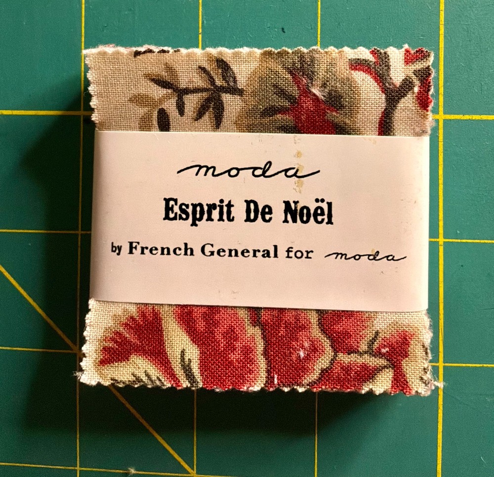 Moda Mini Charm Pack – 42 pcs – 2 1/2″ squares