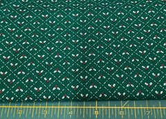 MINIATURE HOLLY IN GREEN PLAID, 35″ W– 1 1/3 YARD