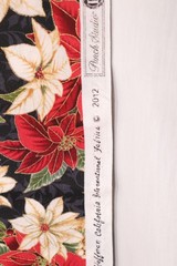 36″L x 44″W Hoffman Fabric Merry Birds White Red Poinsettia Flowers Pinecones