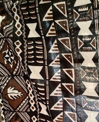 Preown never-used fabric remnant 40in x 52in, Hawaiian-inspired design, brn-wht