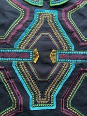 2+YDS Scalamandré Fabric Heavy Embroidery Blue Crewel KAYAPO PERROQUET 51″ x 88″