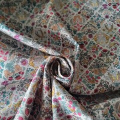 Palest Gray Japanese Cotton Shirting w/ Diamonds of Flowers/Animals – Classic