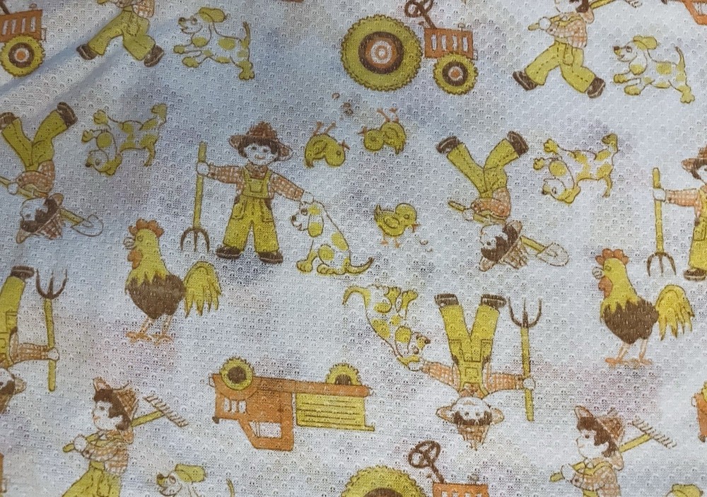 VTG `70`s Novelty Juvenile Farm Print Waffle Single Knit on White 62″x16″