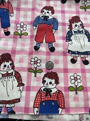 COPR VINTAGE FABRIC RAGGEDY ANN & ANDY, 48″w x 3/4yd PINK BACKGROUND, 60’s, RARE