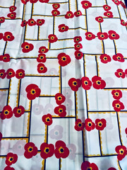 VTG Poppy Like Florals on a Geometric Grid on a Silky Polyester 45″ X 108″=3 yd