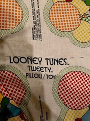 “Looney Toons TWEETY BIRD” by Warner Brother~fabric pillow cut-out VINGAGE 1981