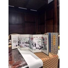 Intangible Cultural Heritage Sichuan Figured Satin Panda Embroidered Screen Gift