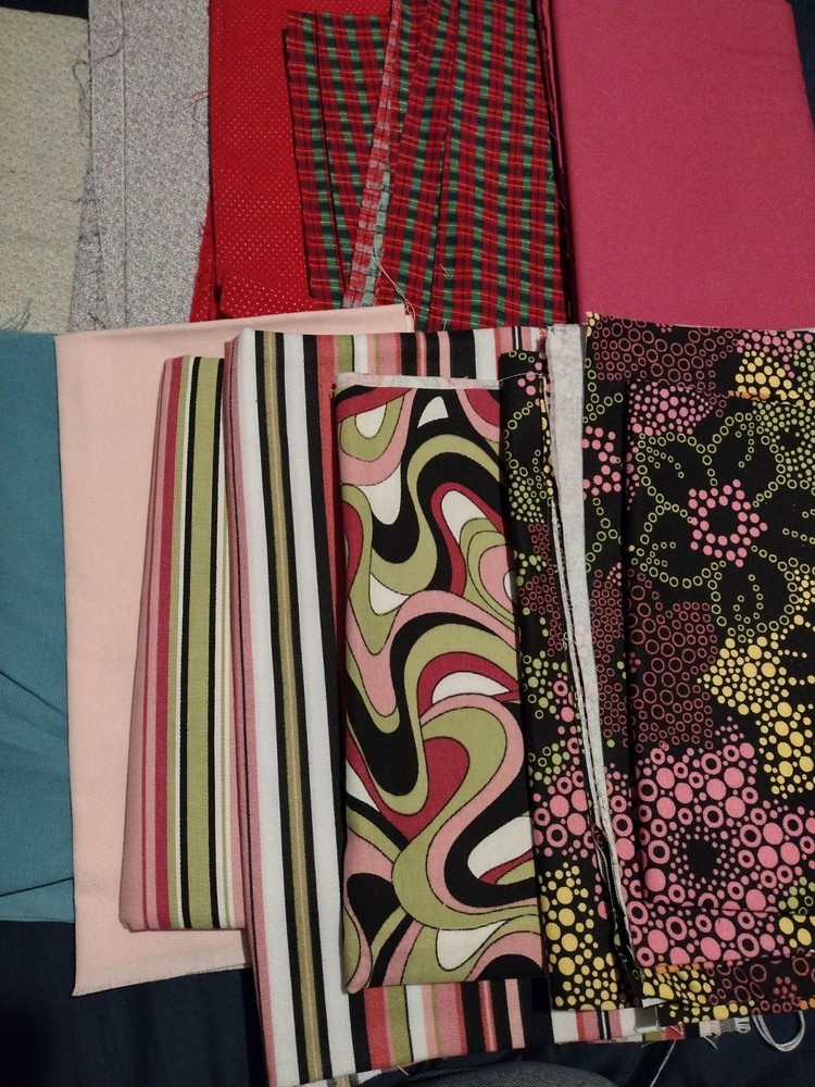 Lot of Fabric Pieces & Remnants Assorted Patterns for Crafts Quilts 3.5 Pounds