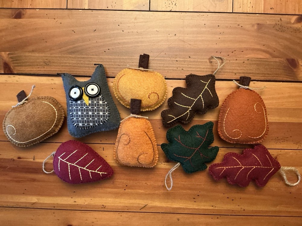 PRIM WOOL FELT ORNIES BOWL FILLERS NINE FALL PUMPKINS, LEAVES AND OWL