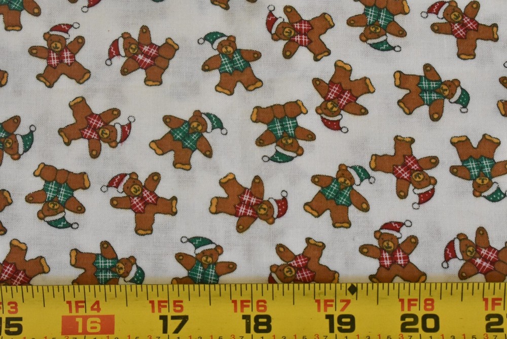 By 1/2 Yd, Vintage, Red Green & Brown Christmas Teddy-Bears on White Cotton,P358