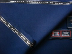 100% SUPER 130’s WOOL SUITING FABRIC IN Navy MADE IN Huddersfield England– 3.4 m