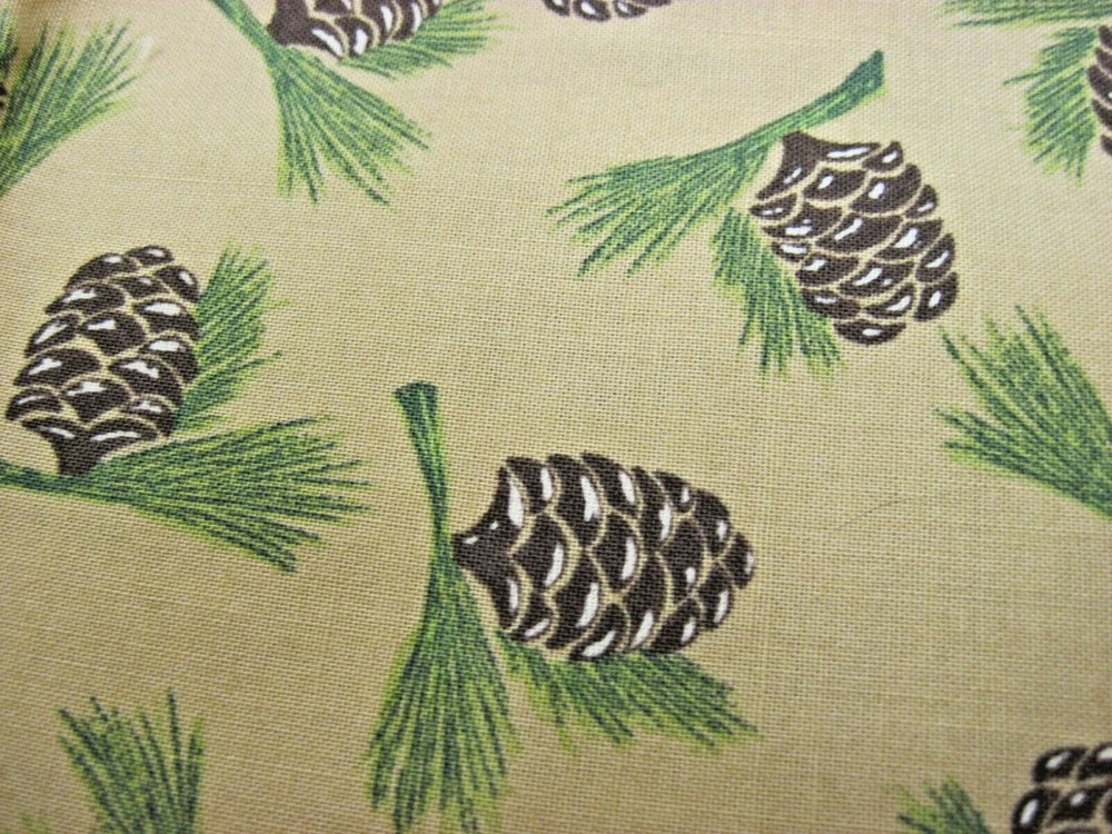 BAUM TEXTILE, INC COTTON QUILTING FABRIC 26″ X 44″ TAN PINE CONES GREEN NEEDLES