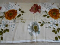Floral Fabric Soft Polyester/Rayon Viscose 45″ x 1.5yd. Large Red/White Flower