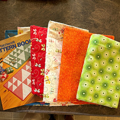 Multicolor Floral Quilting Fabric Lot + Patchwork Pattern Book Houck
