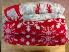 No-Sew Fleece Throw Kit – Snowflake/Deer Print Red/Gray/White 2 Prints 72”x60″