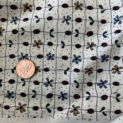 Daisy LADYBUG FABRIC SPRING INSECTS DAISY Cream background Grid Pattern 38 X 38