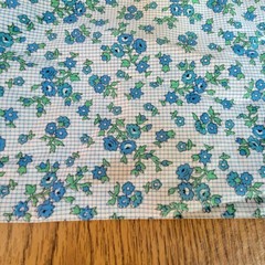 Vintage 60s Blue & White Cotton 5 yds Floral Grid Pattern 37W x 182L Lightweight