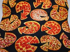 REALISTIC PIZZA in Black Timeless Treasures Cotton Fabric FAT QUARTER