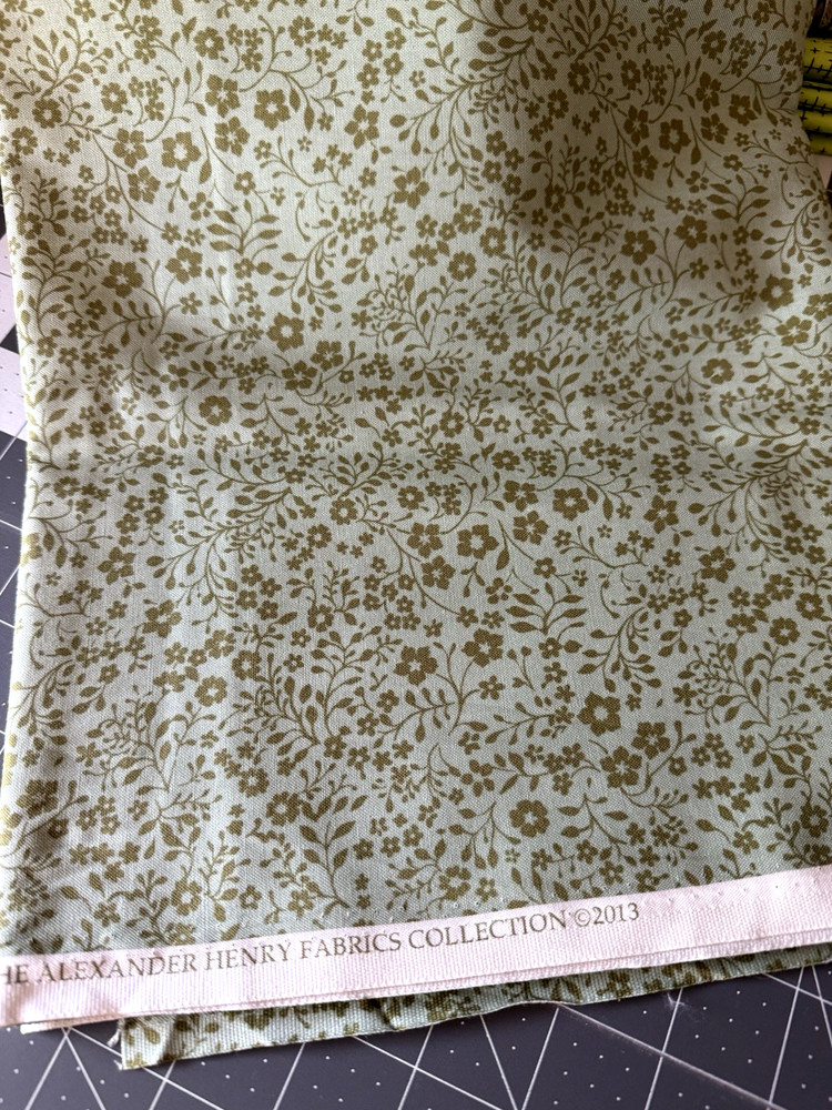 1/2 YD 18 X 44 GHASTLIE VIOLET Flower Sage Alexander Henry Cotton Quilt Fabric