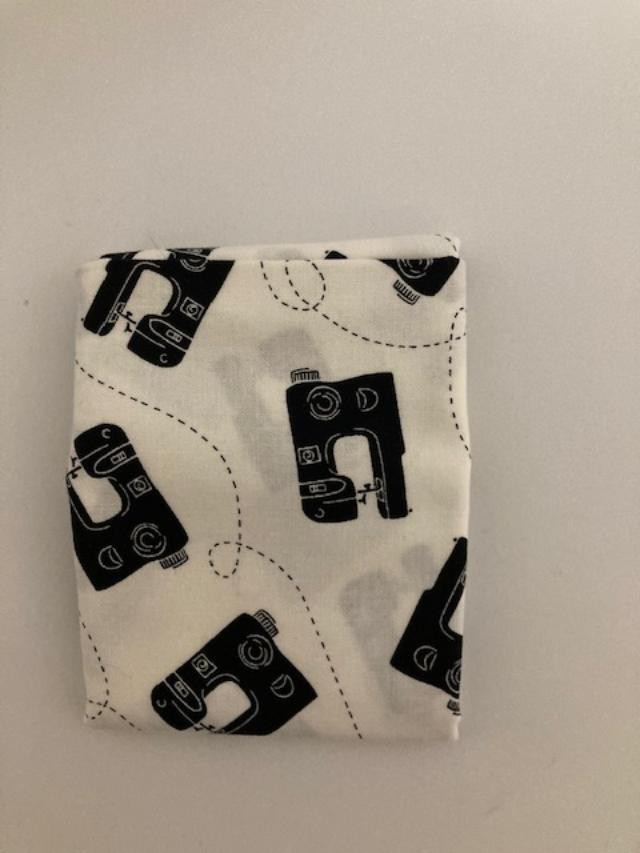 Fat Quarter – White Background – Sewing Theme – Black Sewing Machines