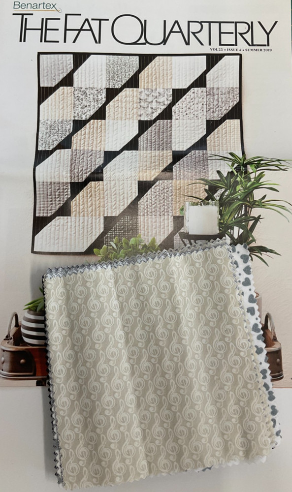 BENARTEX – THE FAT QUARTER, VOL. 13, ISSUE 4 SUMMER 2019 W/40 (5″ CHARM SQUARES)