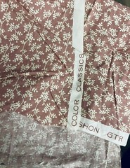 VTG White Florals on Taupe Color Classics Paris Fashion GTR 50″X13″ + Remnants