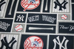 New York Yankees Fabric 1/4 yard Cotton Baseball Bats Logo Sports 9″ x 44″ MLB+