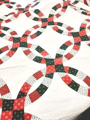 Wamsutta OTC Fabric 5 yds 9 In x 90 CHRISTMAS Holiday Red Green Floral Rings