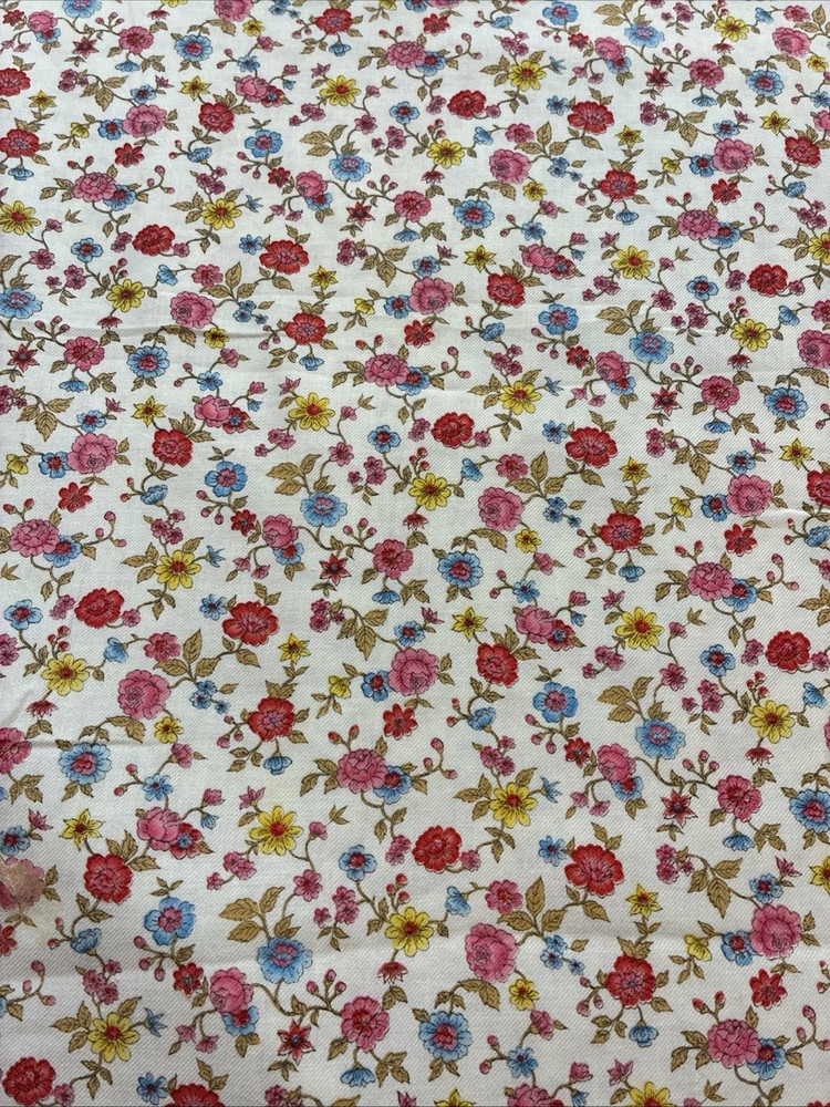 Vtg Concord Fabrics 59” X 44” Cotton Floral Lightweight Twill White Background