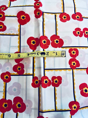 VTG Poppy Like Florals on a Geometric Grid on a Silky Polyester 45″ X 108″=3 yd