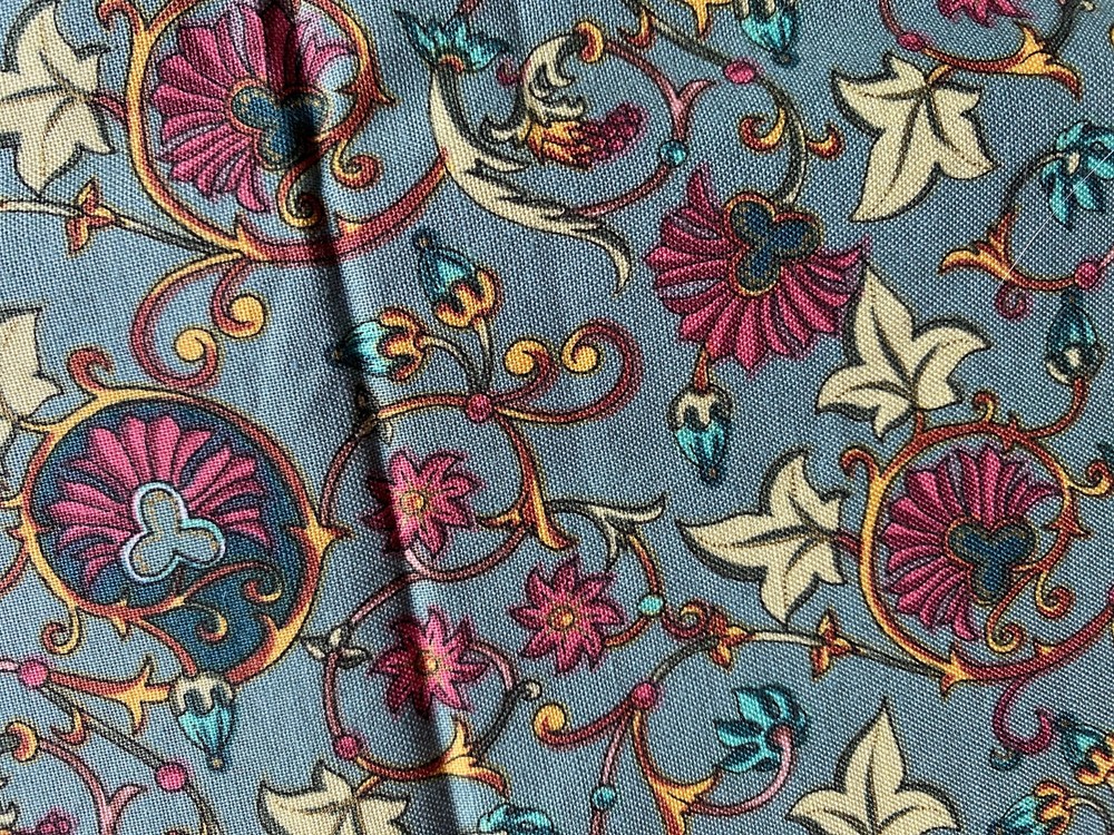 SHAMASH SONS FABRIC 2002~Swirl Vines Fans~LEAVES BUDS~Elaborate Fancy~GRAY BERRY