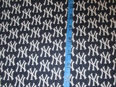 New York Yankees Baseball on 100% Cotton Fabric by the 1/4 Yard: 9″ x 57″ (MLB)