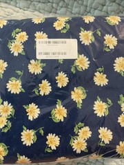 4 Yard Cut Daisy On Navy Fabric New
