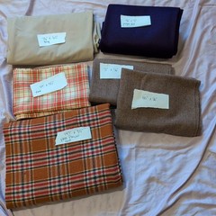 Mixed Lot 6 Pieces Fabric, Solids & Prints, 8.25 lbs