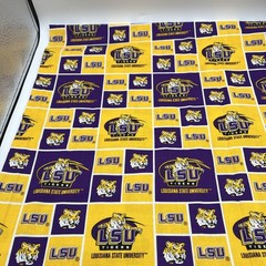 LOUISIANA STATE ( LSU )TIGERS NEW SMALL SQUARES DESIGN 1 YD PIECE 100% COTTON