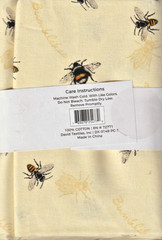 BUSY BEES – 100% Cotton Print – 1 Yard (36 x 44 in) – New on Card