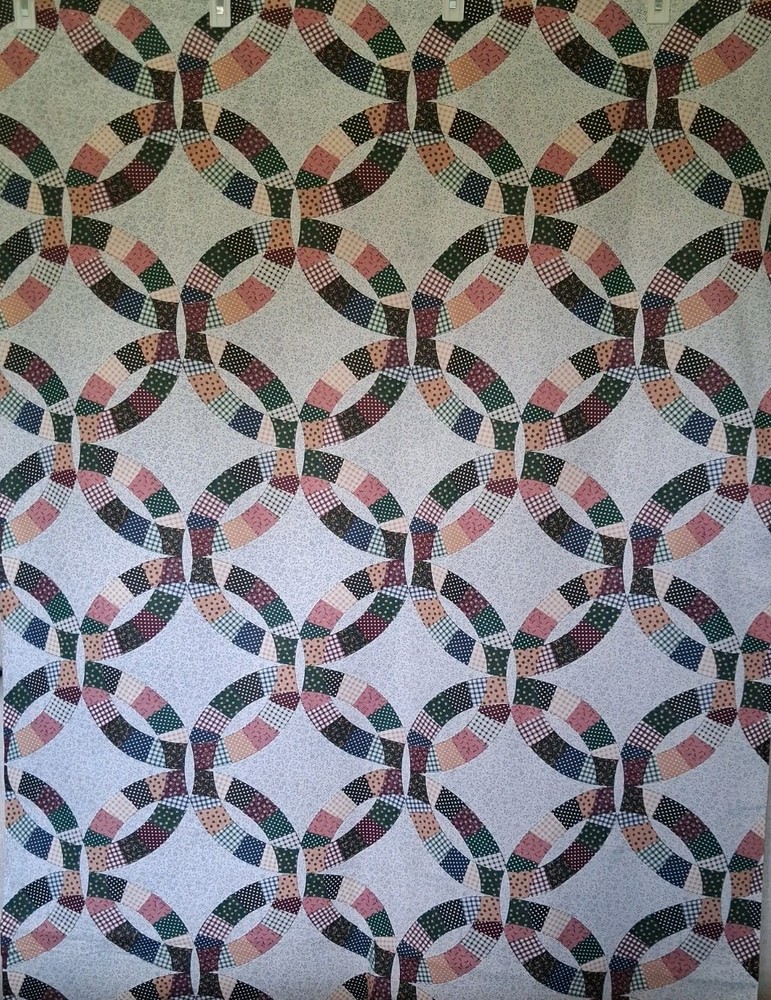Beautiful Double Wedding Ring Cheater Quilt Fabric 90″ Wide BTY