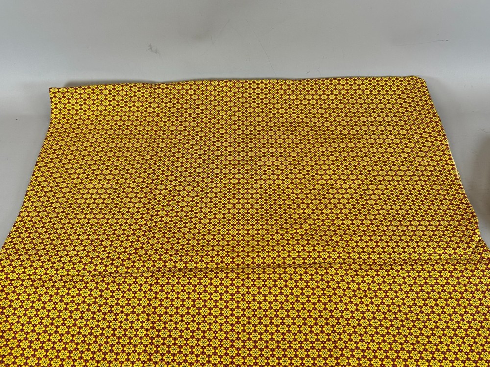 2+yds Tiny Yellow 6 Petal Flowers on Red Cotton Fabric Calico Style Rows 44″