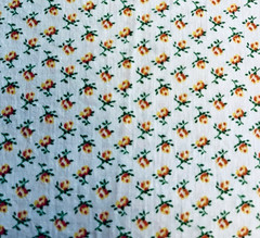 VTG Ditzy Shades of Yellow Rosebuds Floral on White Grannycore Cottagecore BTFQ