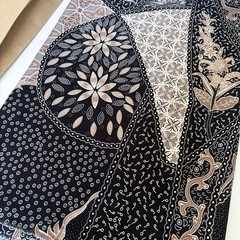 Batik Keris Indonesian Batik Fabric Yardage 45×112 Halus Special w/ Paper Bag