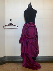 THAI SILK HAND WOVEN IN THAILAND WITH 100 % PURE SILK