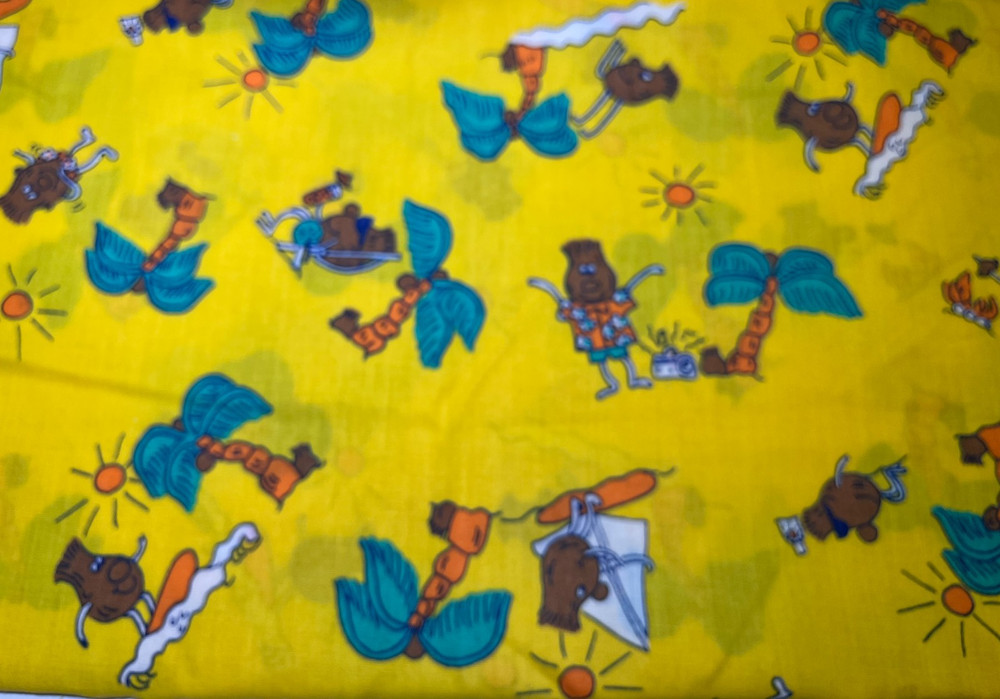 25-07-11 COTTON FABRIC-RARE-COCONUT “MAN” ON DESERT ISLAND-CARTOON-1 YD X 45″